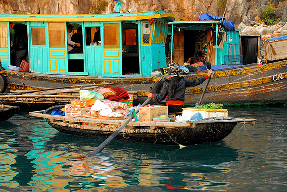 Halong Bay, Floating Market